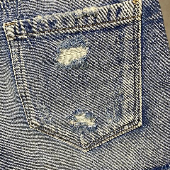 BlankNYC Distressed Denim Shorts in HOLLYWEIRD Fringe Button Fly Size 26‎ NWT - Picture 7 of 8